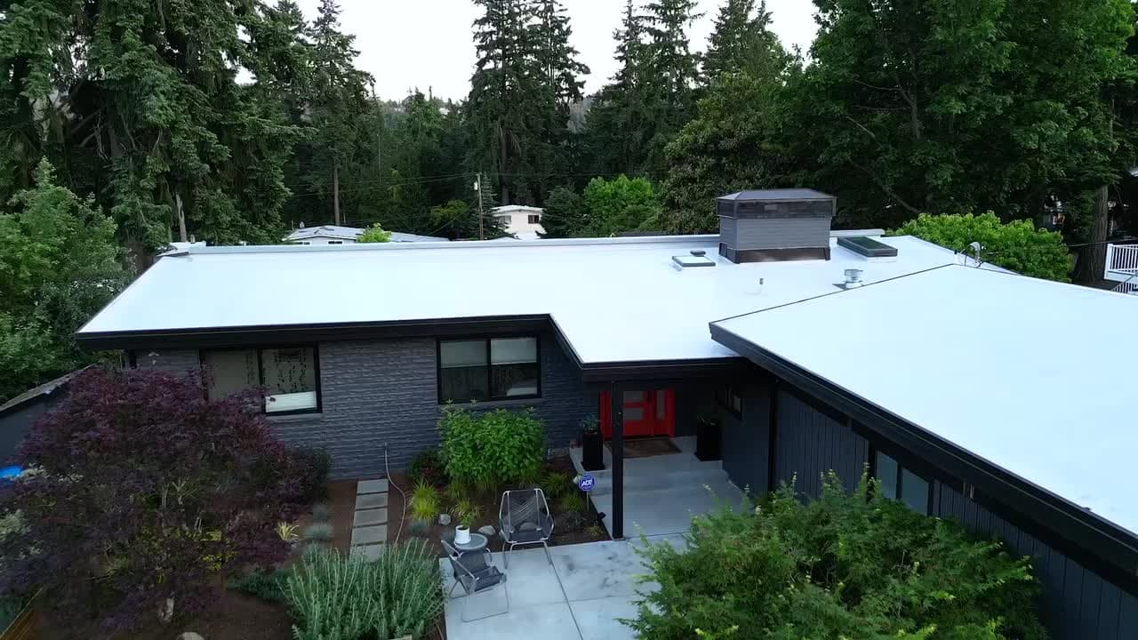 Commercial flat roof installation